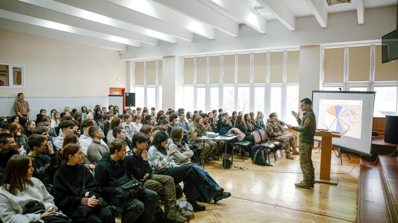 З вересня в університетах розпочнеться навчання з БЗВП, повідомила Семенова.