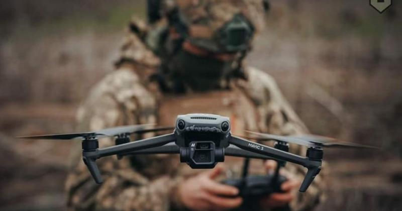 У Великій Британії зупинили діяльність двох українських студентських організацій через закупівлю дронів для Збройних Сил України, повідомляє FT.