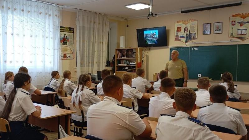Росія залучає дітей до мілітаризації вже з раннього віку, починаючи з дитячих садків. Правозахисниця висловлює занепокоєння щодо освітньої ситуації на тимчасово окупованих територіях.