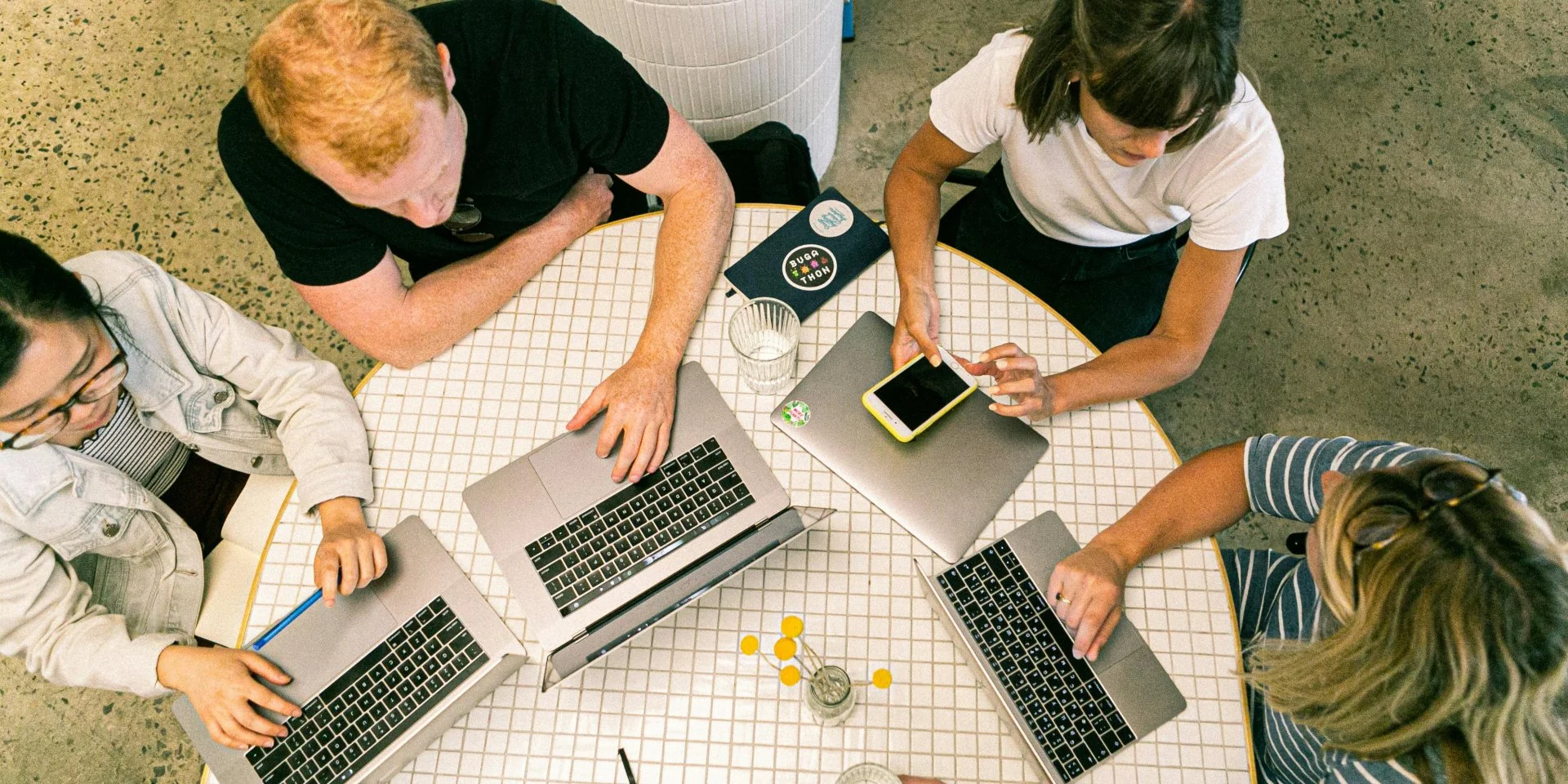 Покидая гараж: когда и почему стартапам следует объединяться с технологическими ассоциациями.