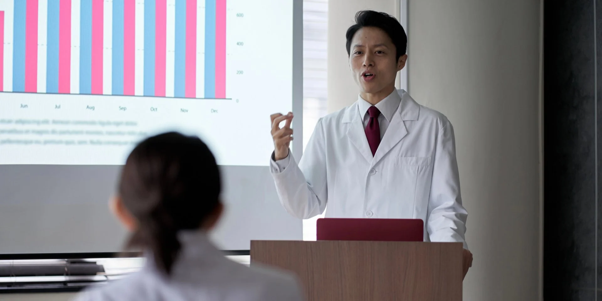 Що коїться? У Китаї спостерігається різкий підйом смертності серед молодих дослідників.