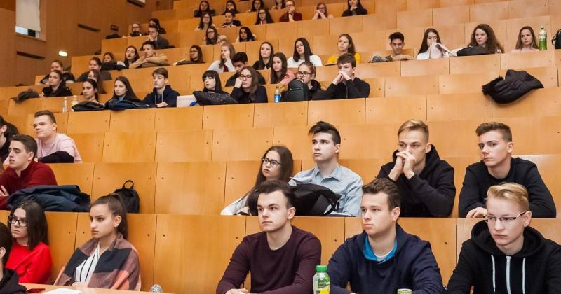 Станом на вересень 2026 року стипендії подвояться, повідомляє Міністерство фінансів. Дивіться інфографіку.