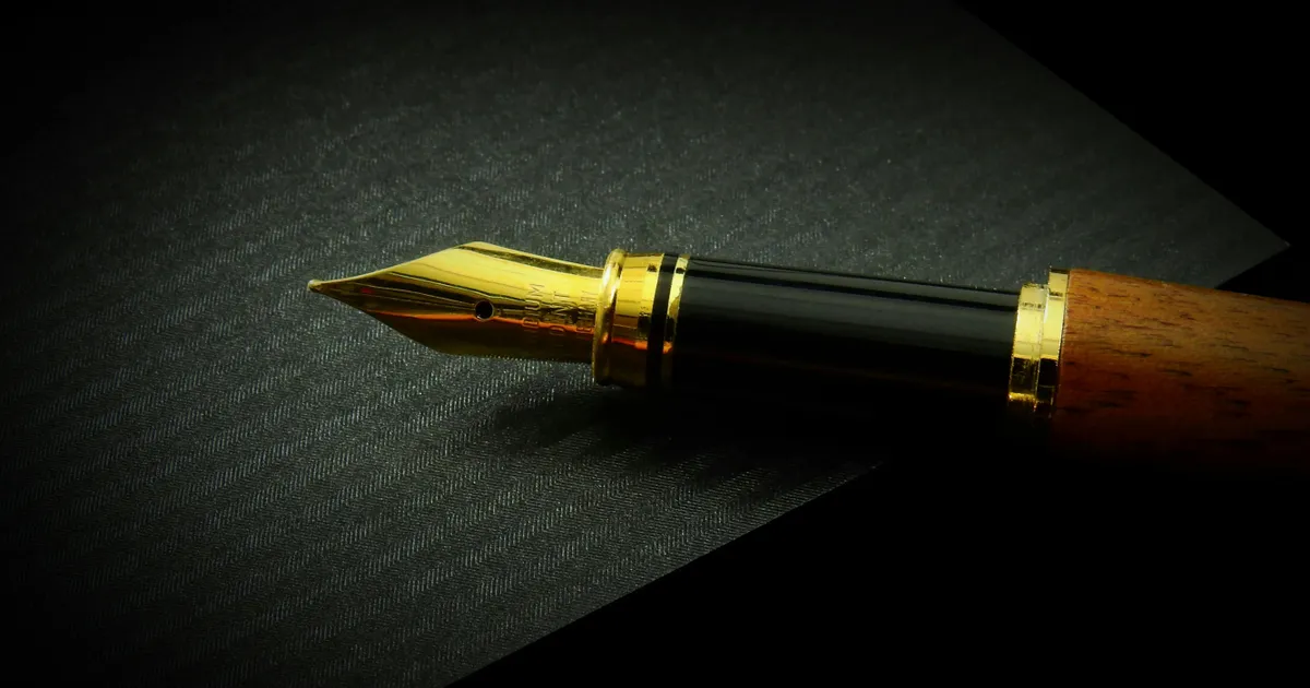 В Україні ухвалили новий український правопис, який став офіційним стандартом для державної мови.