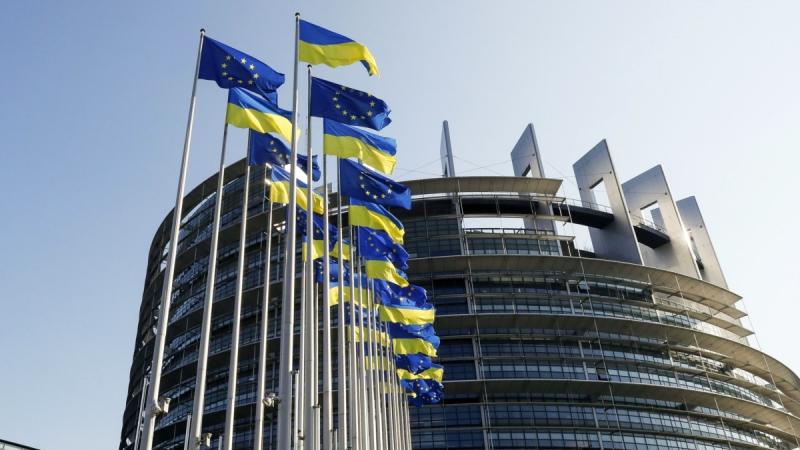 Європейський парламент висловив осуд щодо зусиль Росії перекрутити історичні факти з метою обґрунтування своєї агресії.