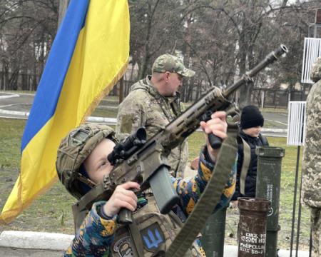 Представили озброєння, яке українські військові захопили в Росії: розповіді про успішні операції Збройних Сил України.