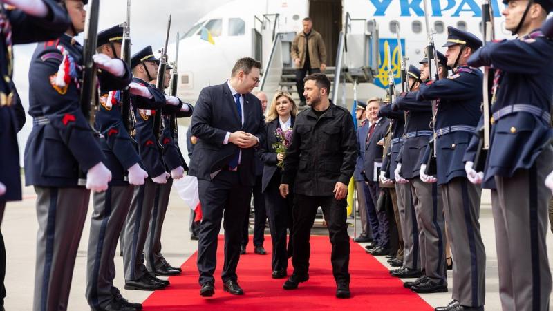 Зеленський зустрінеться в Празі для обговорення дипломатичних ініціатив та спільних зусиль щодо тиску на Росію з метою досягнення стійкого припинення вогню та завершення конфлікту.