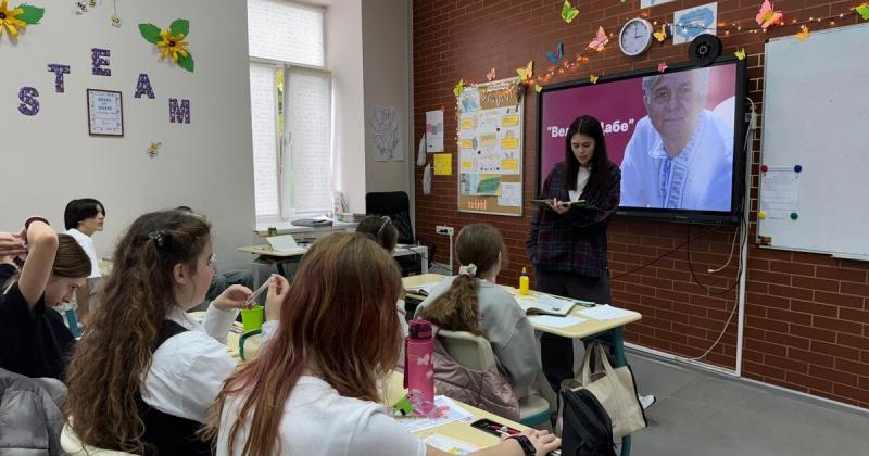Батьки та школа — це єдина команда: досвід КМДШ, що сприяє щасливому розвитку дітей.