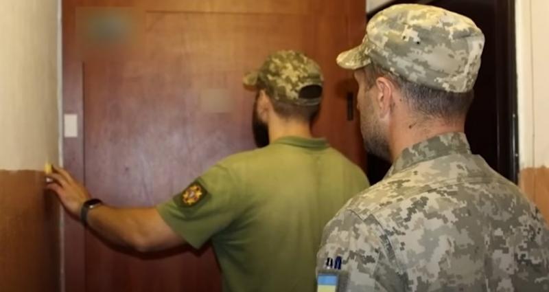 ТЦК висловлює загрозу перервами на фронті: чи можливий призов вчителів у літній період?