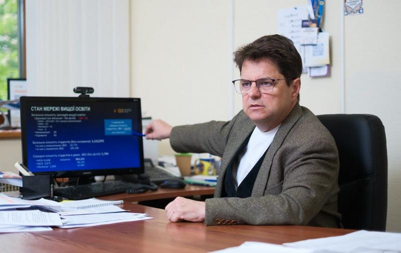 З'явилася інформація про те, скільки навчальних закладів планують закрити в Україні в найближчому майбутньому.