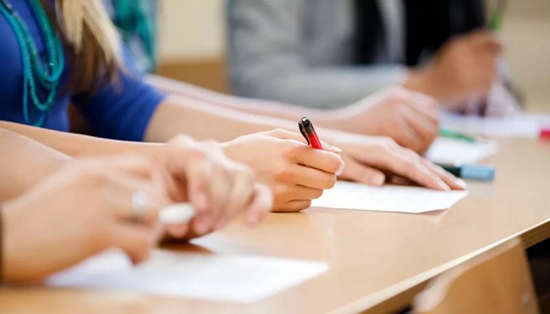 Абітурієнти з тимчасово окупованих територій мають можливість вступити до українських університетів за спрощеною процедурою.