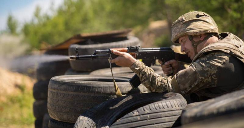 З 2026 року підготовка студентів-медиків включатиме військові аспекти: деталі закону, підписаного Зеленським.