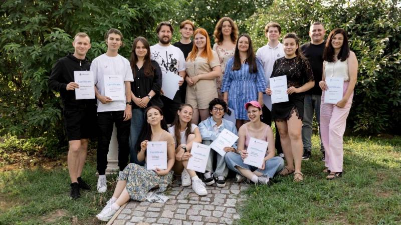 Кількість сертифікованих журналістів зросла на 14 осіб: підсумки роботи Школи журналістики Української правди.