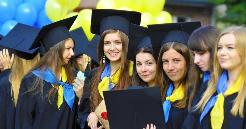 Зимова вступна кампанія у вищих навчальних закладах: її роль у підтримці університетів.