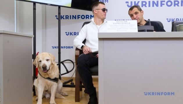 Ветерани з вадами зору підкреслюють важливість удосконалення інклюзивної інфраструктури та програм реабілітації.