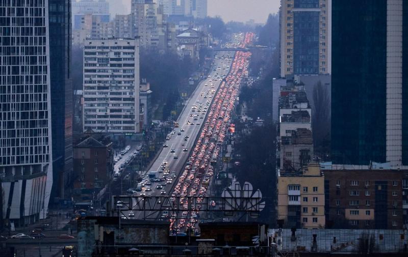 Це не просто автомобілі. Фактори, що спричиняють затори у Києві, які зазвичай залишаються непоміченими.