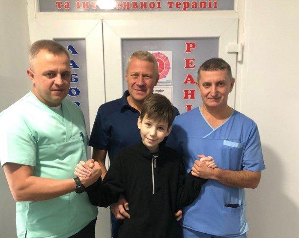 У Радивилові вдалося врятувати життя хлопчику, який впав з велосипеда. Це повідомлення стало актуальним для новин Рівного та регіону — Рівне Вечірнє.