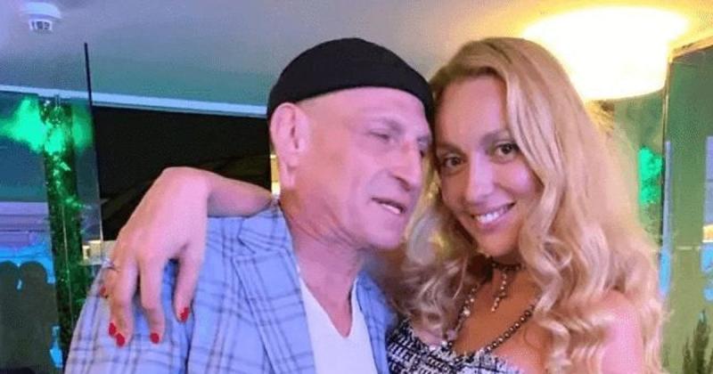 Оля Полякова вперше за довгий час презентувала свого чоловіка та зробила жарт про його нечасту появу.