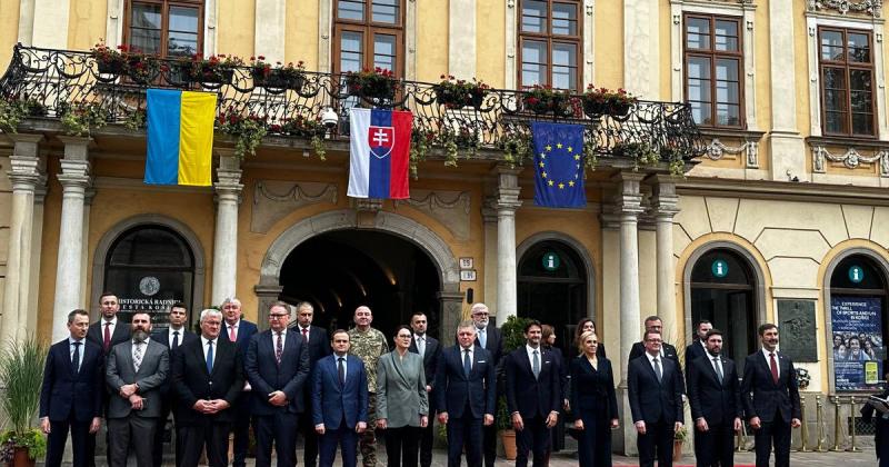 Після переговорів між урядами: Словаччина вкладає кошти в енергетичний сектор, освітні заклади та співпрацю на кордоні з Україною - noviny.sme.sk