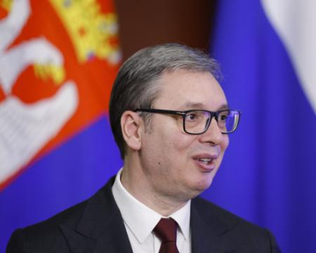 Пропозиція зброї для України, усунення опозиційних сил та прагнення уникнути конфлікту – що насправді приховує політичний маневр президента Сербії?