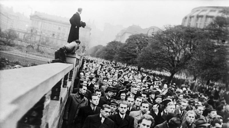 Студенти відзначають своє свято 17 листопада: історія його походження та зв'язок із Гітлером.