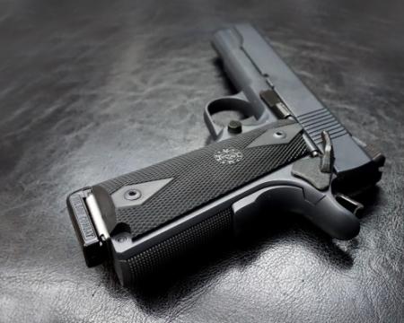 Конфлікт між батьками у львівському навчальному закладі закінчився стріляниною.