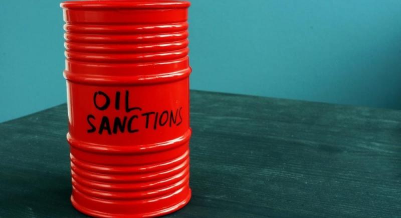 Росія вимушена реалізовувати нафту зі значними знижками: аналітики Reuters оцінили збитки Кремля.