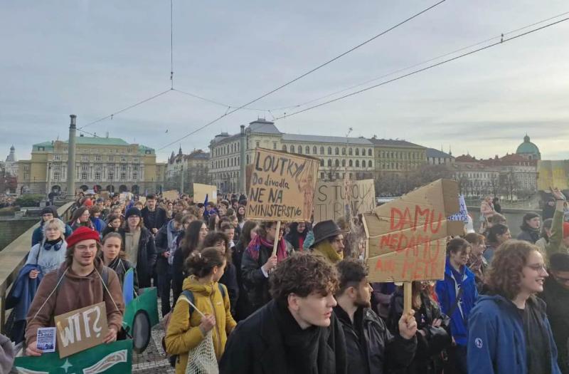 У ряді міст Чехії студенти організували протест проти ймовірного кандидата на посаду міністра охорони довкілля.