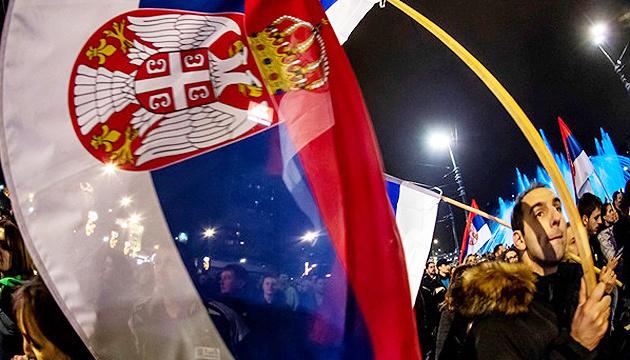 Студенти Сербії висловлюють свій протест щодо тиску в навчальних закладах після трагічного інциденту на залізничному вокзалі.