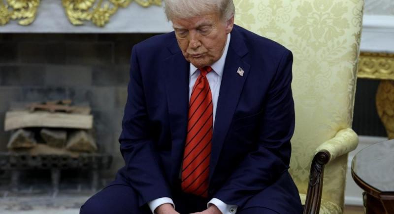 Трамп перетворюється на 