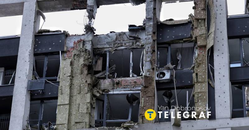 Дрон здійснив удар по багатоквартирному будинку в Києві на очах свідків: підліток випадково залишився живим (фото, відео)