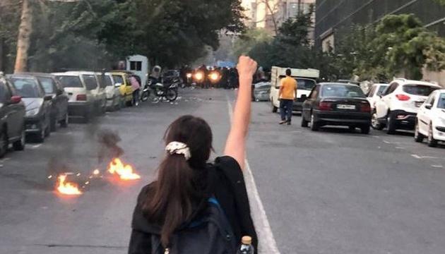 В Ірані студенти приєдналися до акцій протесту, що виникли у відповідь на зростання цін на основні товари.