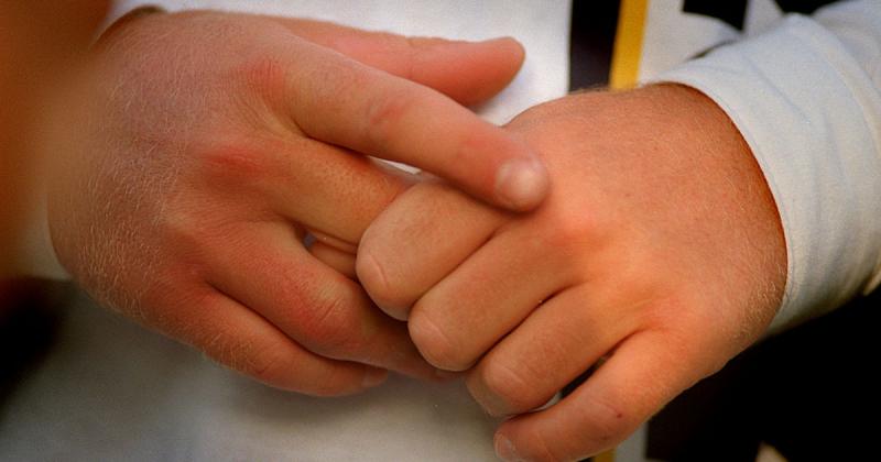 Медик розвінчав міф про негативний вплив хрускоту пальців - Техно bigmir)net