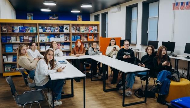 Університети вже стартували з навчання студентів нульового курсу.