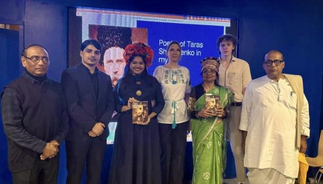 Шевченко у кашмірському та бенгальському стилях: на індійському ярмарку пройшла друга сесія читання творів Кобзаря.