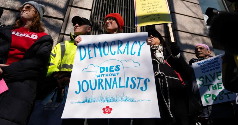 Демократія згасає в умовах відсутності критики. Як Трамп знищує медіа в Америці – і справа тут не тільки у Washington Post.