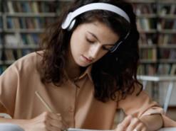 У Сполучених Штатах одна з студенток вирішила подати позов проти свого університету, звинувативши його у використанні штучного інтелекту.