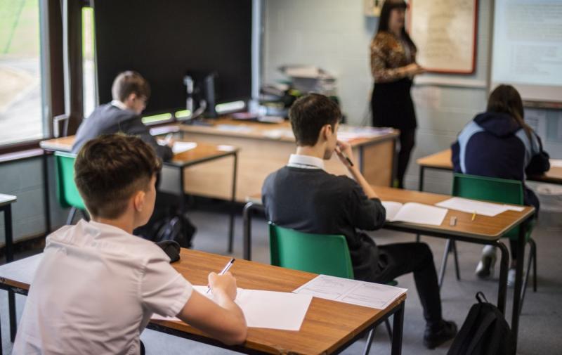 У кількох навчальних закладах Вінниці прийняли рішення закрити 10-11 класи: де будуть навчатися учні старших курсів?