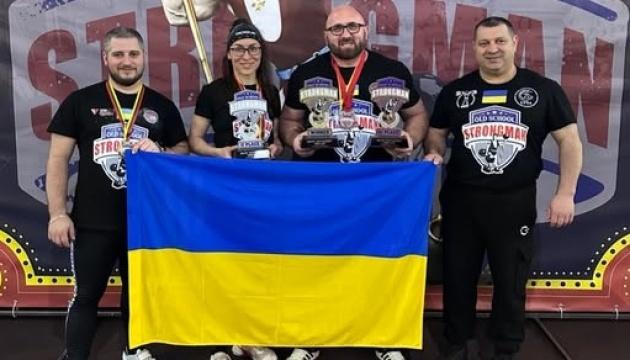 Українські атлети здобули медалі на Кубку світу з богатирського багатоборства, що проходив у Литві.
