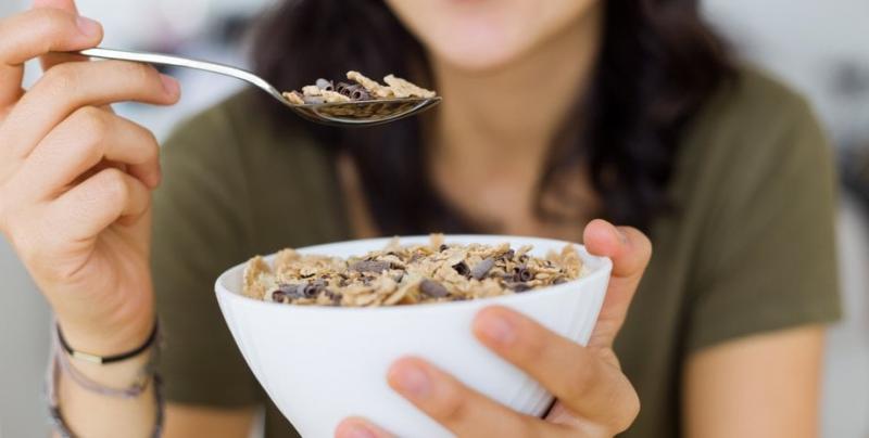 Цей звичний щоденний ритуал завдає шкоди вашому організму навіть більше, ніж нікотин: від чого варто відмовитися.