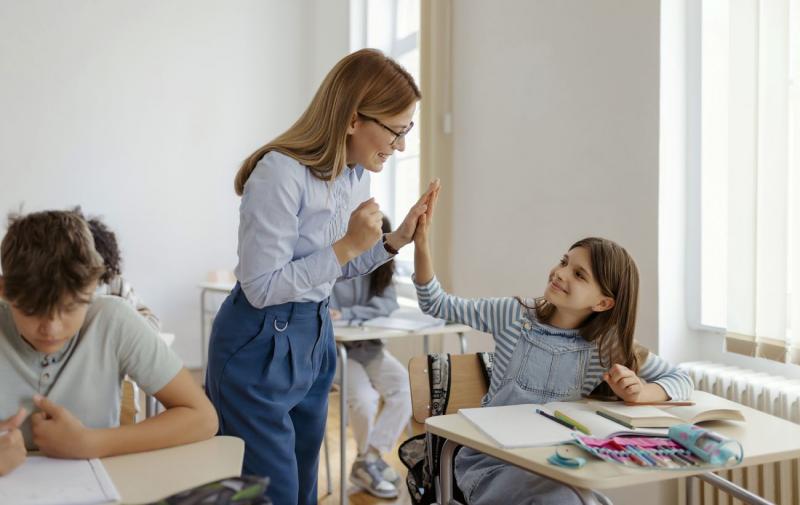 Без звичних букетів: навчальним закладам пропонують інший підхід до святкування 8 березня.