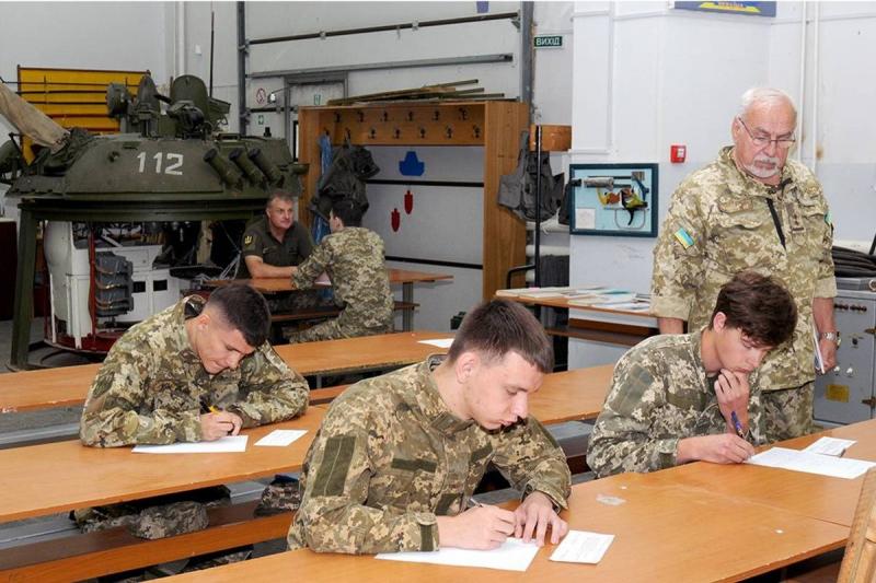 БЗВП більше не існуватиме: в українських університетах і коледжах запроваджують новий курс.