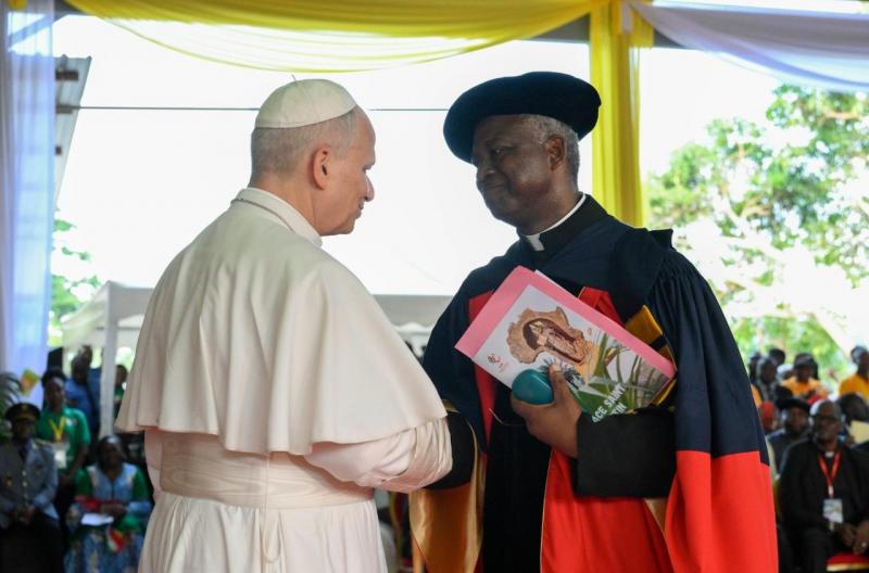 Батько: університет - це середовище, яке сприяє розвитку свідомості та пошуку правди - Vatican News.