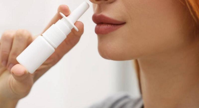 Дослідники розробили інноваційний назальний спрей, здатний уповільнити процеси старіння в мозку: принцип його дії.