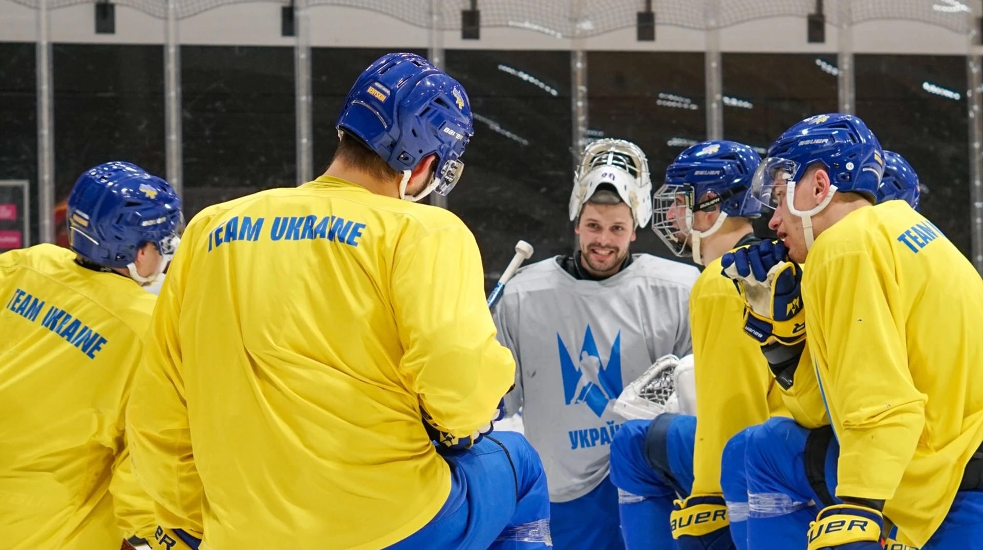Від провідного клубу Чехії до можливостей у США та Канаді: як пройшов сезон для українських хокеїстів у національній збірній.
