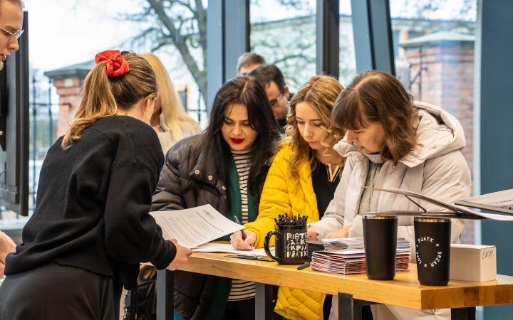 Join Today: Digital Competence Training for Women in Ukraine