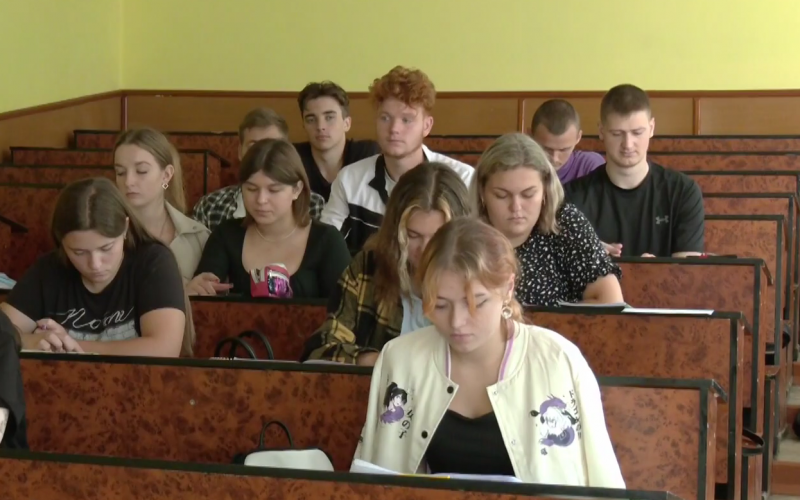 Студентам обіцяють значні фінансові підвищення: стипендії подвояться починаючи з вересня.
