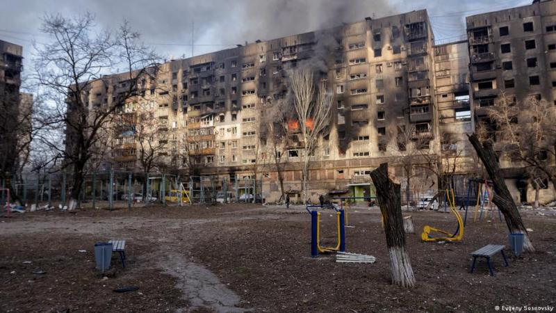 Місто, в якому відчувається запах загибелі: хто стає власником житла в Маріуполі.