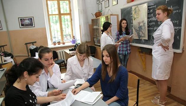 Підтвердження вибору навчального закладу зробили близько 75% абітурієнтів, згідно з інформацією Міністерства освіти і науки.