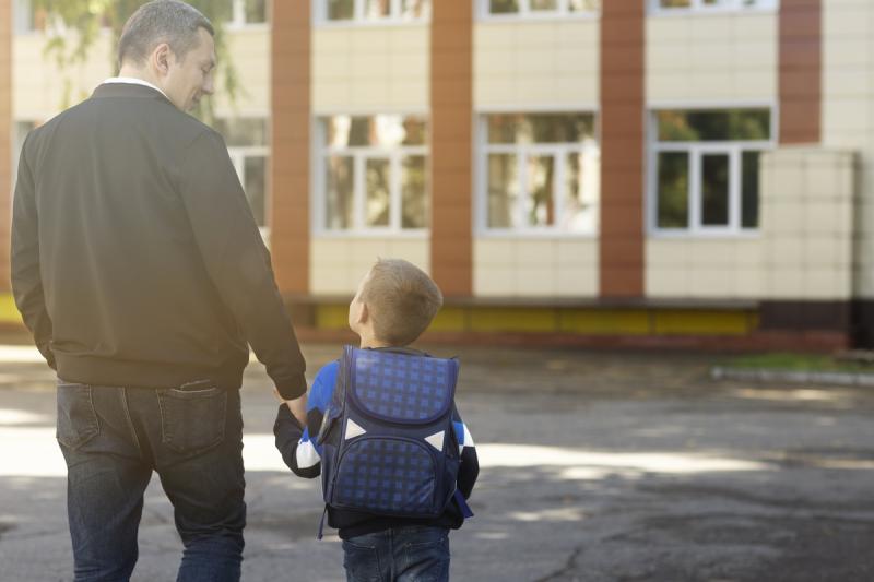 Батьків можуть не допустити до школи без попередньої реєстрації: нові вимоги Міністерства освіти з вересня.
