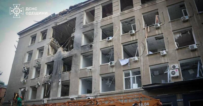 За словами Зеленського, російські війська атакували університет у центрі Києва безпілотниками 